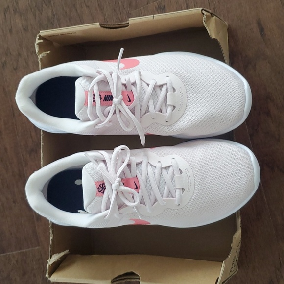 NIKE RUNNING SHOES - Picture 2 of 11